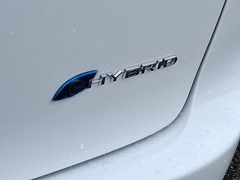 Used 2024 Chrysler Pacifica Pinnacle FWD image 38