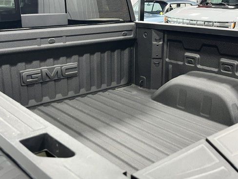 Certified 2026 GMC Sierra 1500 AT4 w/ AT4 Premium Package AWD/4WD image 4