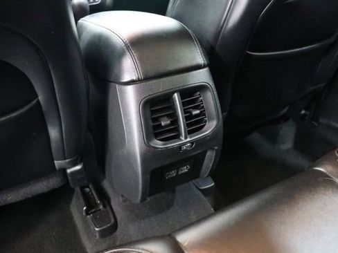 Used 2021 Jeep Cherokee Latitude Plus FWD image 33