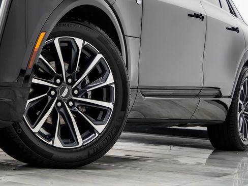Used 2025 Cadillac Lyriq Sport w/ LPO, Floor Liner Package AWD/4WD image 6