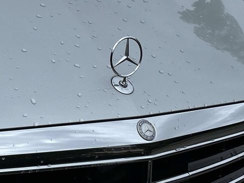 Used 2017 Mercedes-Benz S 550 Sedan image 11