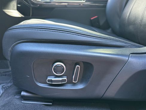 Certified 2022 Land Rover Range Rover Evoque R-Dynamic SE image 17