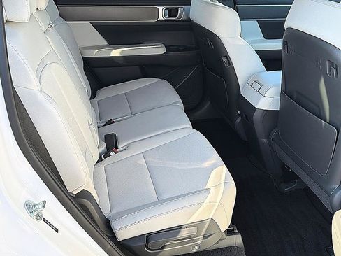 Certified 2025 Hyundai Santa Fe SE FWD image 25
