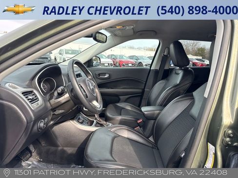 Used 2019 Jeep Compass Latitude w/ Popular Equipment Group image 3