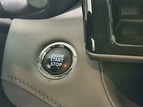 Used 2023 Toyota Highlander XLE FWD image 20
