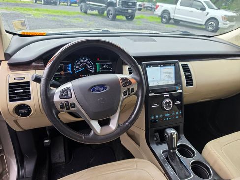 Used 2017 Ford Flex Limited w/ Equipment Group 301A FWD image 9