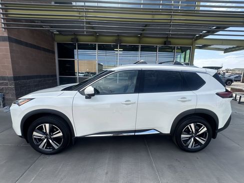 Used 2023 Nissan Rogue SL image 5