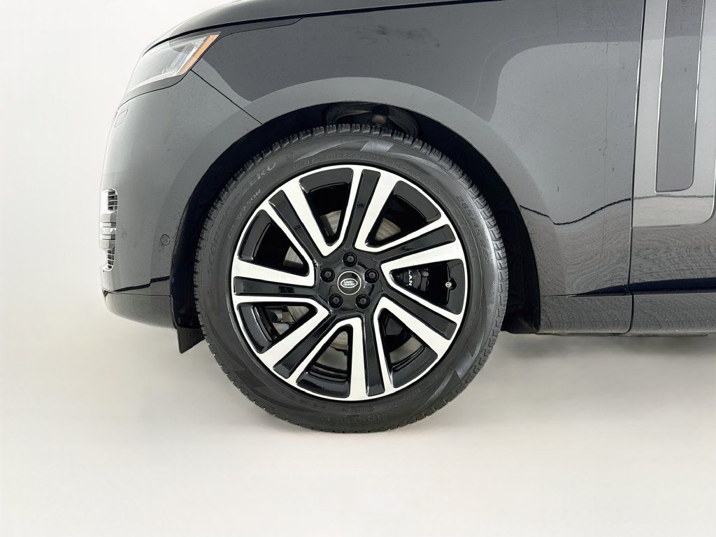 Used 2023 Land Rover Range Rover Long Wheelbase SE AWD/4WD image 27