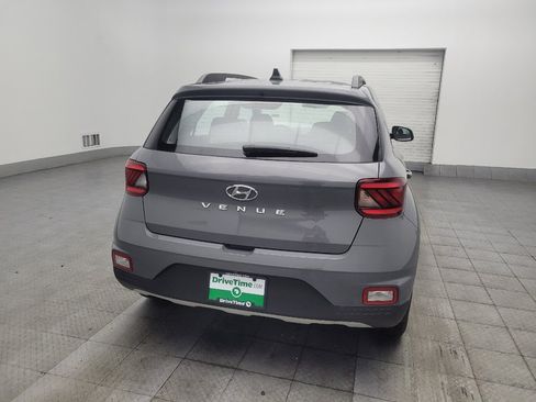Used 2020 Hyundai Venue SEL FWD image 7