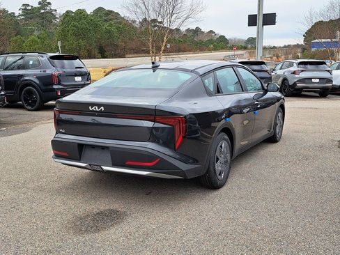 New 2025 Kia K4 LX image 4