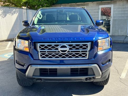 Used 2022 Nissan Frontier SV w/ Graphics Package image 2