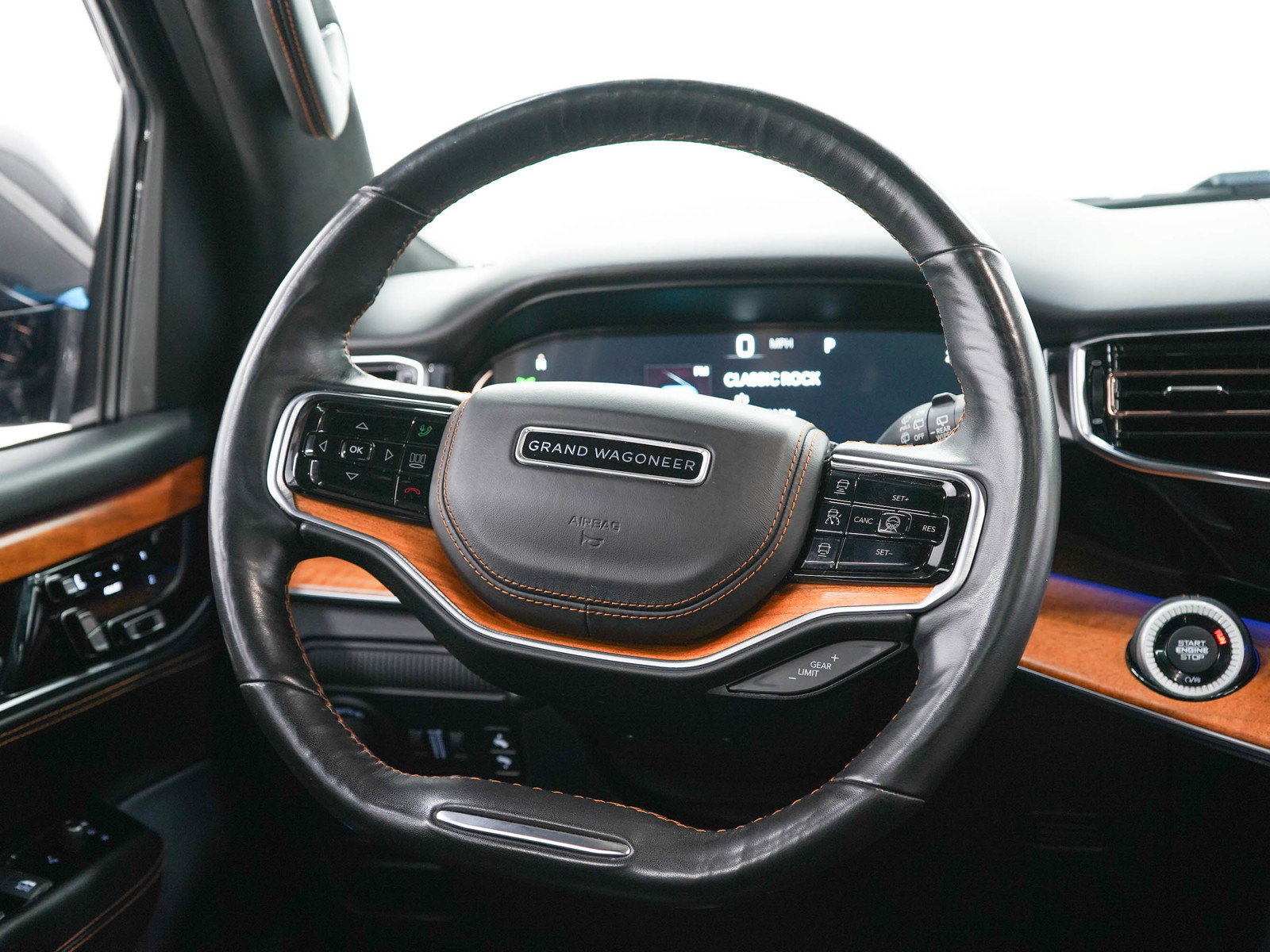 Used 2022 Jeep Grand Wagoneer Series III w/ Rear-Seat Entertainment Group AWD/4WD image 20