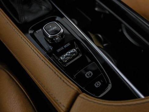 Used 2017 Volvo XC90 T6 Momentum w/ Vision Package image 19