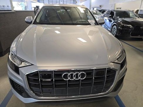 Used 2019 Audi Q8 Prestige AWD/4WD image 2