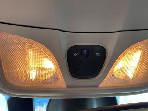 Used 2023 Jeep Cherokee Altitude Lux image 20