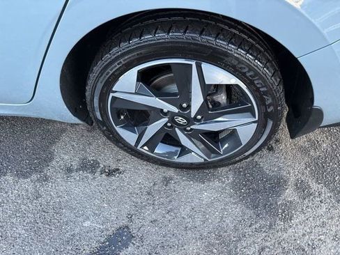 Used 2022 Hyundai Elantra Limited image 47