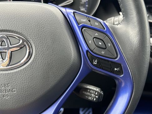 Used 2021 Toyota C-HR Limited image 7