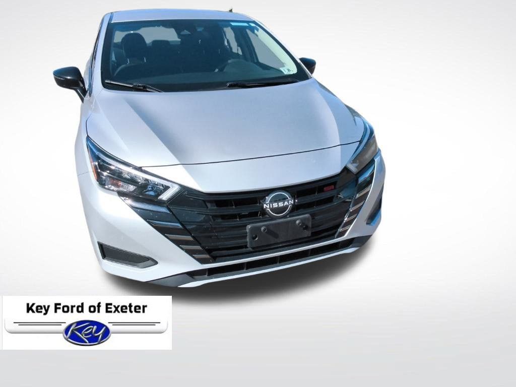 Used 2024 Nissan Versa SR FWD image 3