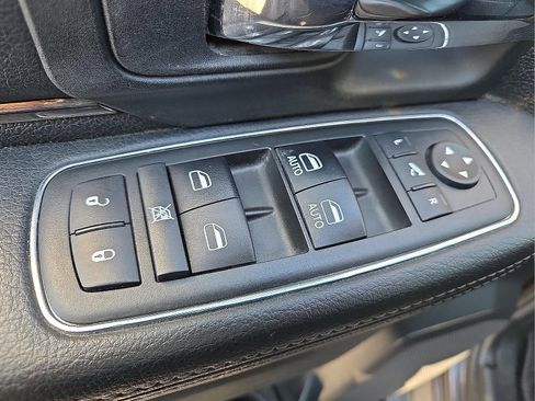 Used 2018 RAM 1500 Sport image 15