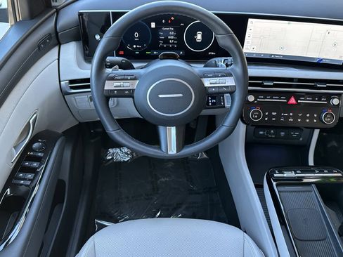 Certified 2025 Hyundai Tucson Limited image 15