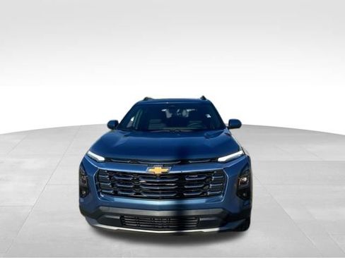 New 2026 Chevrolet Equinox LT w/ Safety and Technology Package AWD/4WD image 2