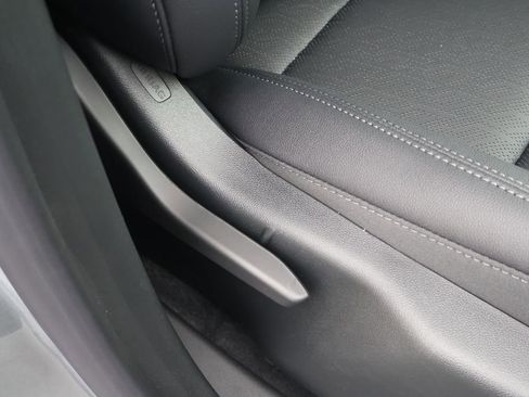 New 2026 Chevrolet Equinox LT w/ Convenience Package II FWD image 45