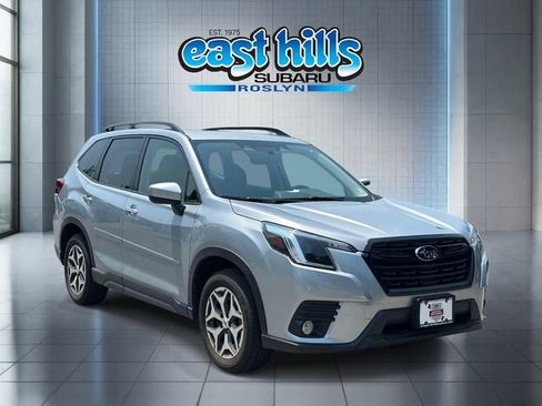 Certified 2023 Subaru Forester Premium AWD/4WD image 1