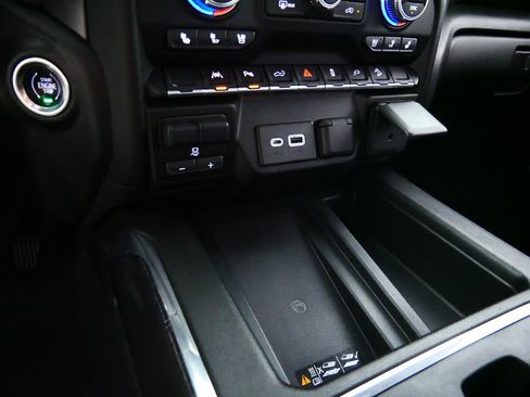 Used 2022 GMC Sierra 1500 AT4 w/ AT4 Premium Package AWD/4WD image 31