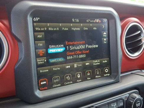 Used 2023 Jeep Gladiator Rubicon w/ Cold Weather Group AWD/4WD image 19