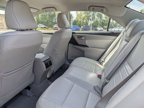 Used 2015 Toyota Camry XLE FWD image 9