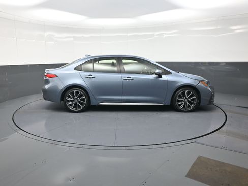 Used 2020 Toyota Corolla SE image 2