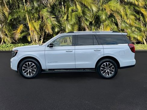 Used 2025 Ford Expedition Platinum image 8