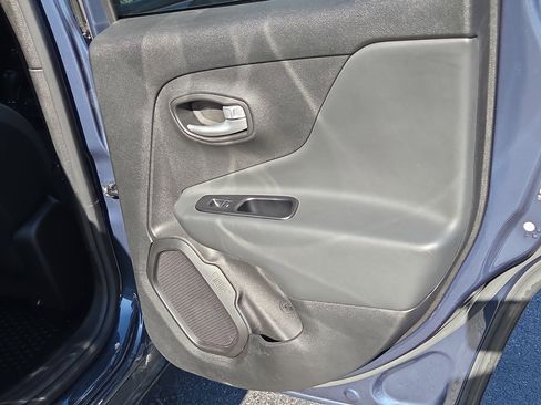 Certified 2023 Jeep Renegade Latitude AWD/4WD image 20