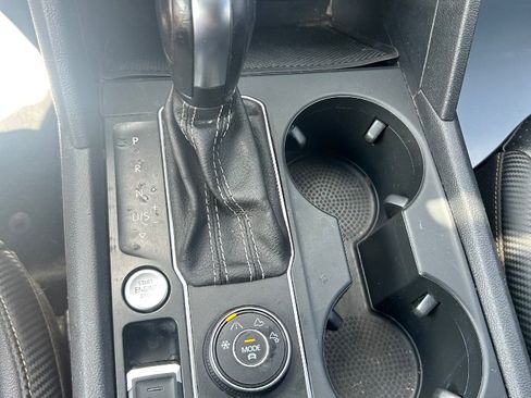 Used 2022 Volkswagen Atlas Cross Sport SE AWD/4WD image 12