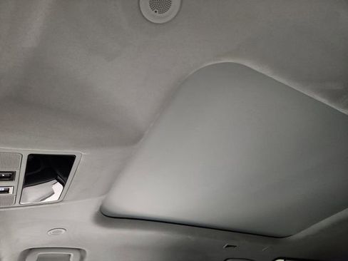 Used 2026 Land Rover Defender 110 OCTA image 25