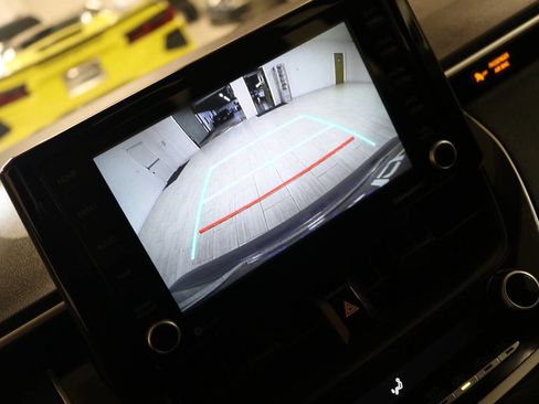 Used 2022 Toyota Corolla LE image 25