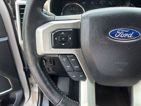Used 2018 Ford F150 Lariat w/ Equipment Group 502A Luxury AWD/4WD image 27