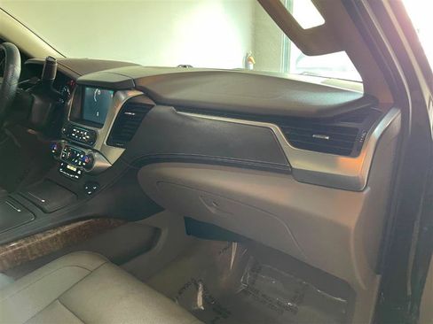 Used 2015 Chevrolet Suburban LTZ AWD/4WD image 27