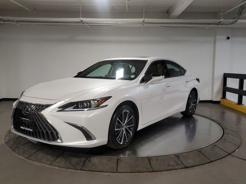 Used 2025 Lexus ES 350 w/ Premium Package FWD image 6