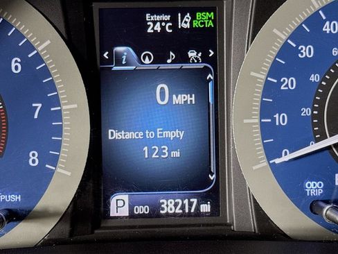 Used 2018 Toyota Sienna Limited FWD image 28