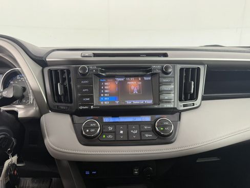 Used 2016 Toyota RAV4 XLE AWD/4WD image 19
