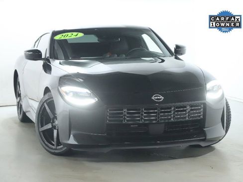 Certified 2024 Nissan Z Performance w/ Floor Mat Package image 3