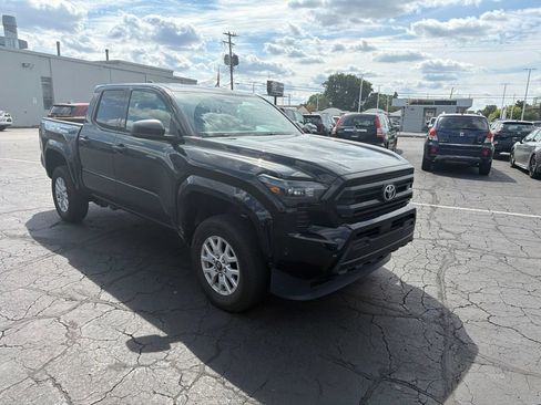Certified 2025 Toyota Tacoma SR w/ SR Upgrade Package AWD/4WD image 4