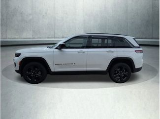 Used 2023 Jeep Grand Cherokee Limited w/ Black Appearance Package AWD/4WD video 2