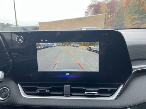 Used 2025 Chevrolet Equinox LT image 17