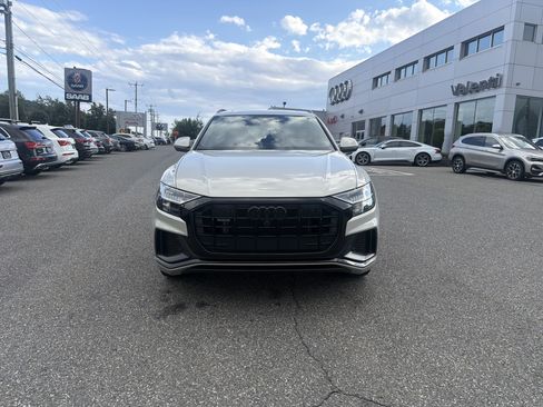 Used 2023 Audi Q8 Premium Plus w/ Premium Plus Package AWD/4WD image 2
