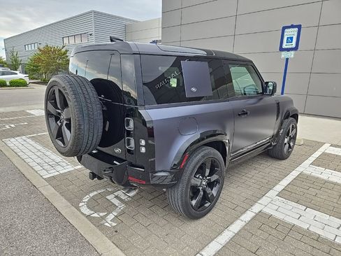 Used 2022 Land Rover Defender 90 V8 AWD/4WD image 5