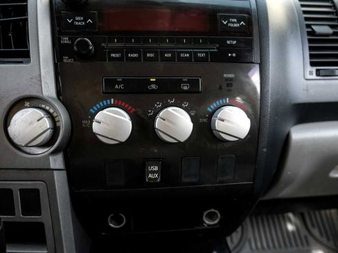 Used 2013 Toyota Tundra 4x4 CrewMax image 22