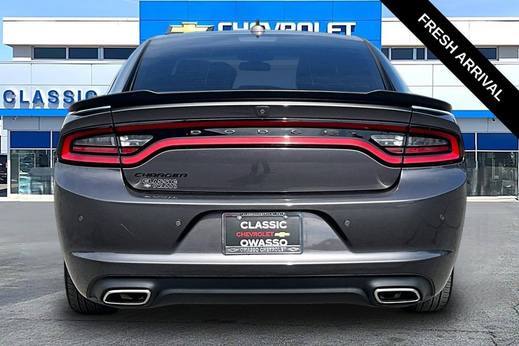 Used 2023 Dodge Charger SXT w/ Blacktop Package RWD image 4