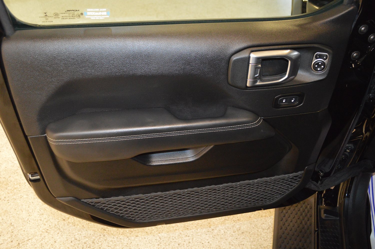 Used 2022 Jeep Wrangler Unlimited Sahara w/ Cold Weather Group AWD/4WD image 14